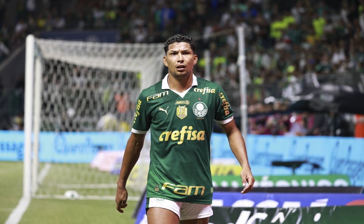Fluminense planeja estratégia para contratar Rony do Palmeiras.