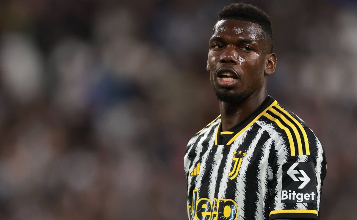 Pogba recebe sondagens de clubes e adiamento de acerto com Corinthians.