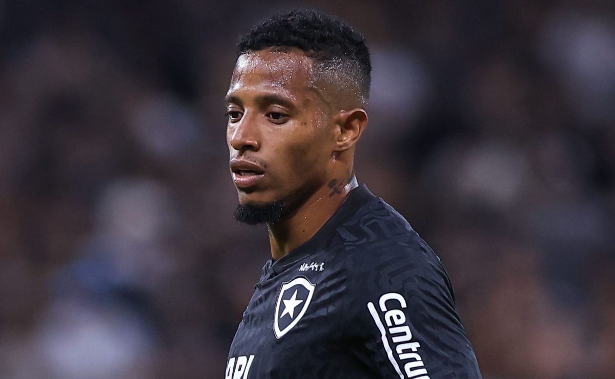 Tchê Tchê se despede do Botafogo e fica perto de acordo com o Vasco para 2025