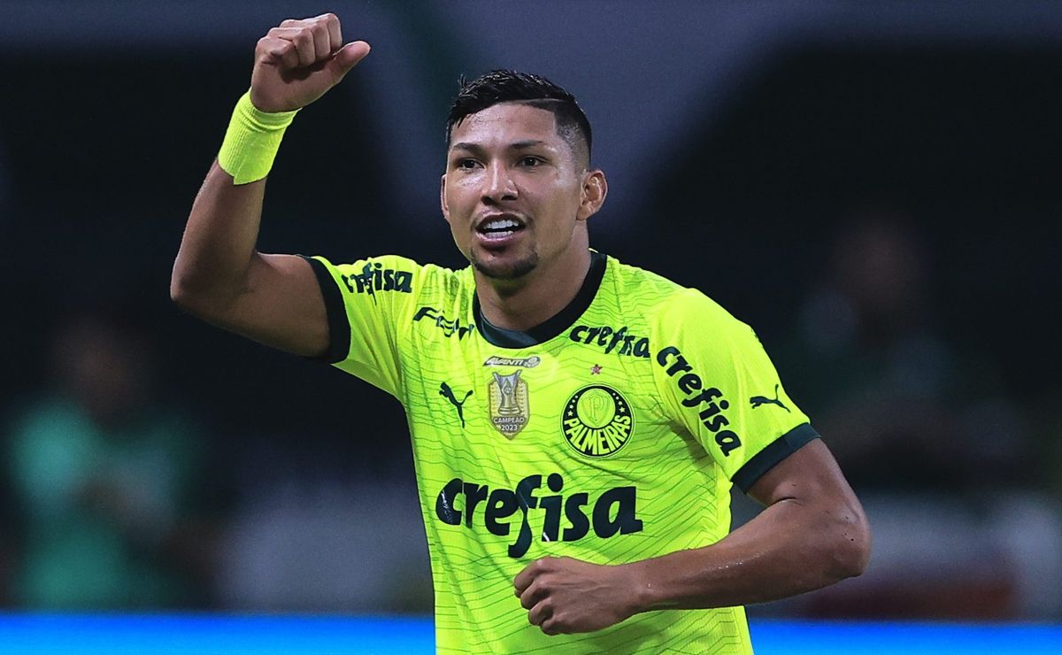 Reviravolta: Fluminense não irá contratar Rony após negativa do atacante Palmeirense.