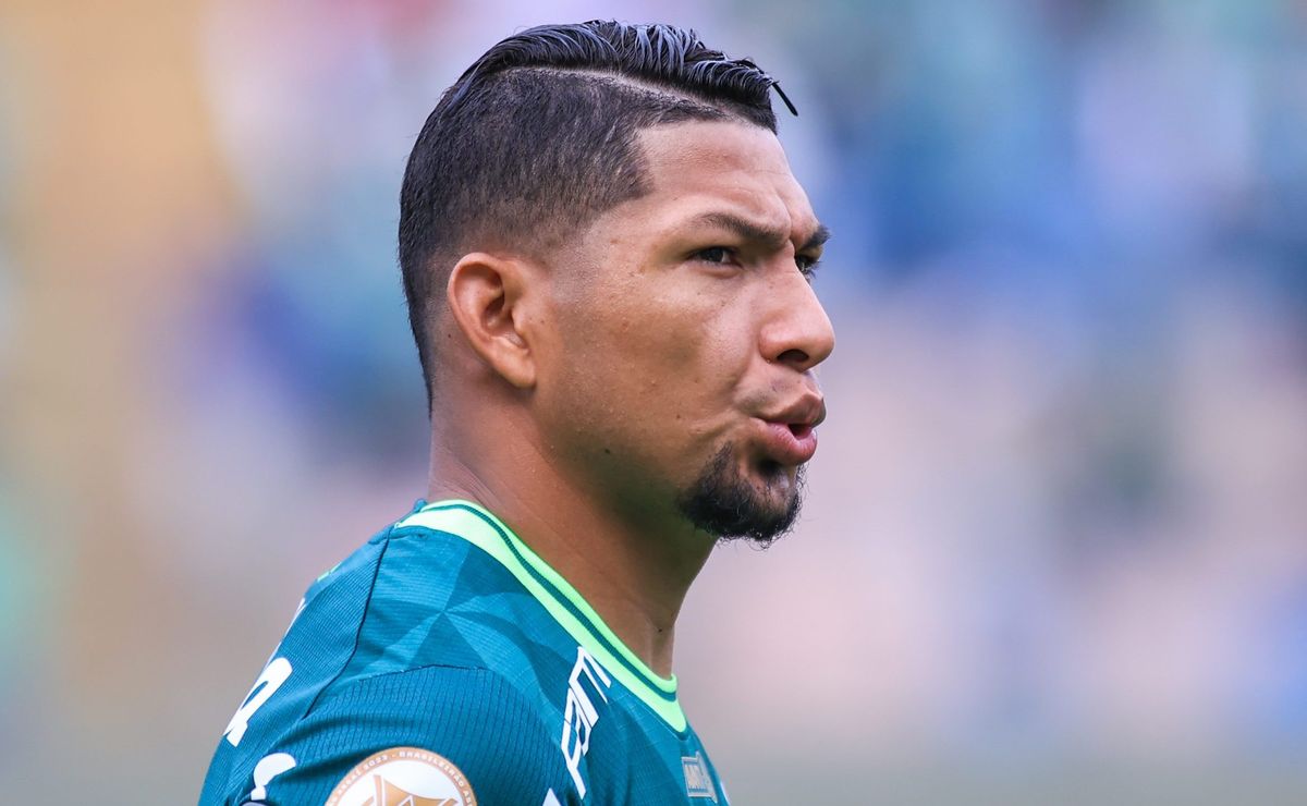 Internacional desiste de contratação de Rony devido a alto salário do atacante.