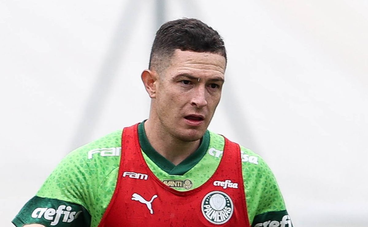 Leila Pereira decide assinar com craque por 5 anos e Palmeiras vai renovar contrato de Aníbal Moreno