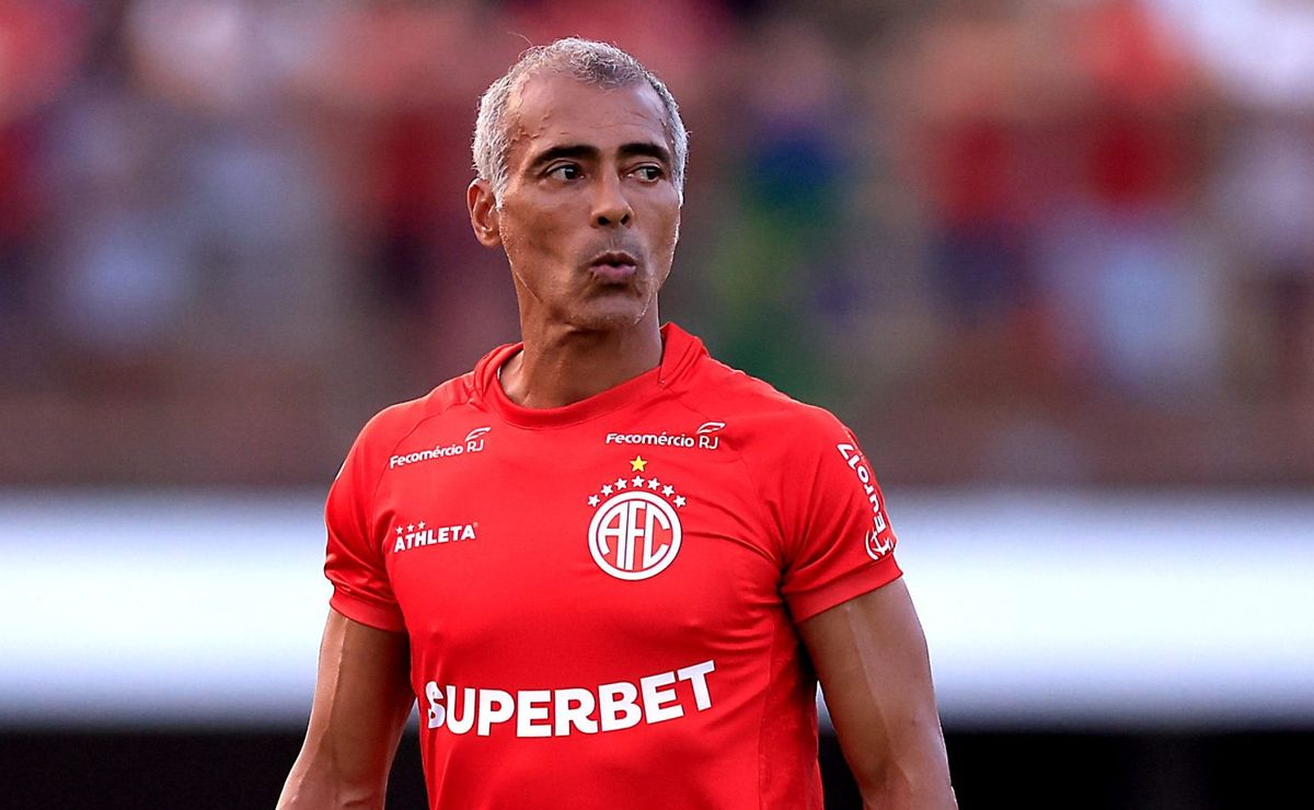 Romário elogia Palmeiras e confia no trabalho de Abel Ferreira no time