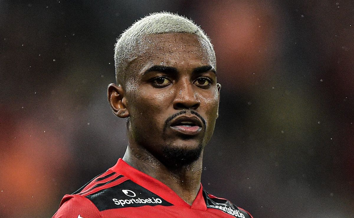 Internacional avança em negociação por lateral-esquerdo Ramon, ex-Flamengo.