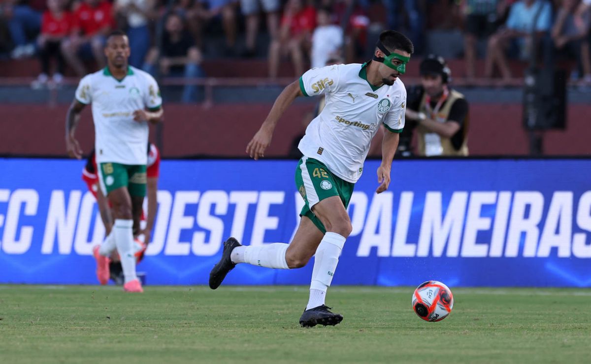 Flaco López inicia temporada no Palmeiras pressionado com pedido de reforço por Abel.
