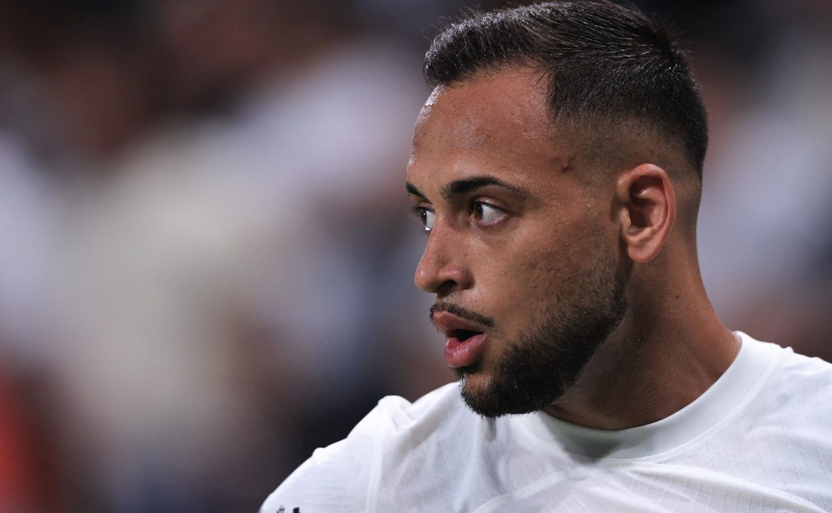 Maycon retorna ao Corinthians com contrato renovado e 