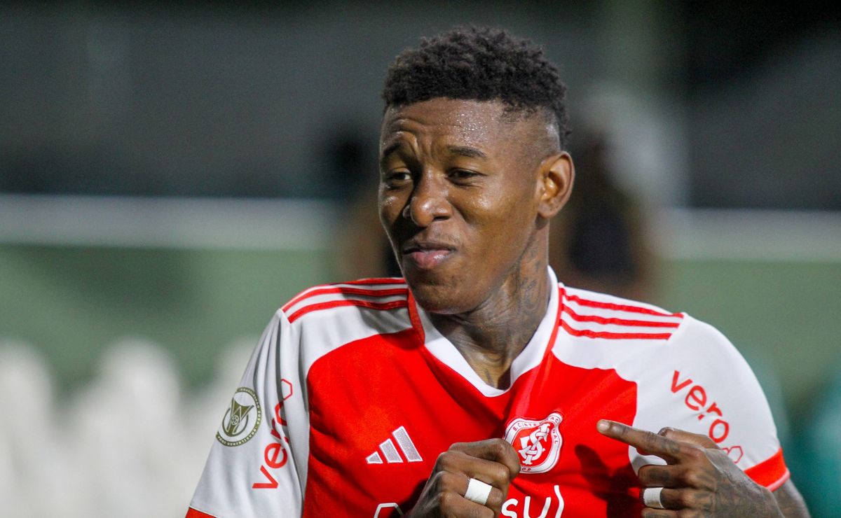 Internacional processará Flamengo por aliciamento após propostas por Vitão