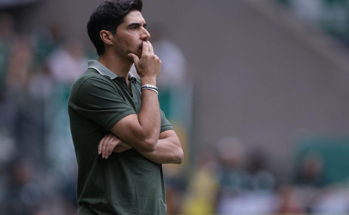 Abel Ferreira enfrenta desfalques de última hora em partida contra o Santos.