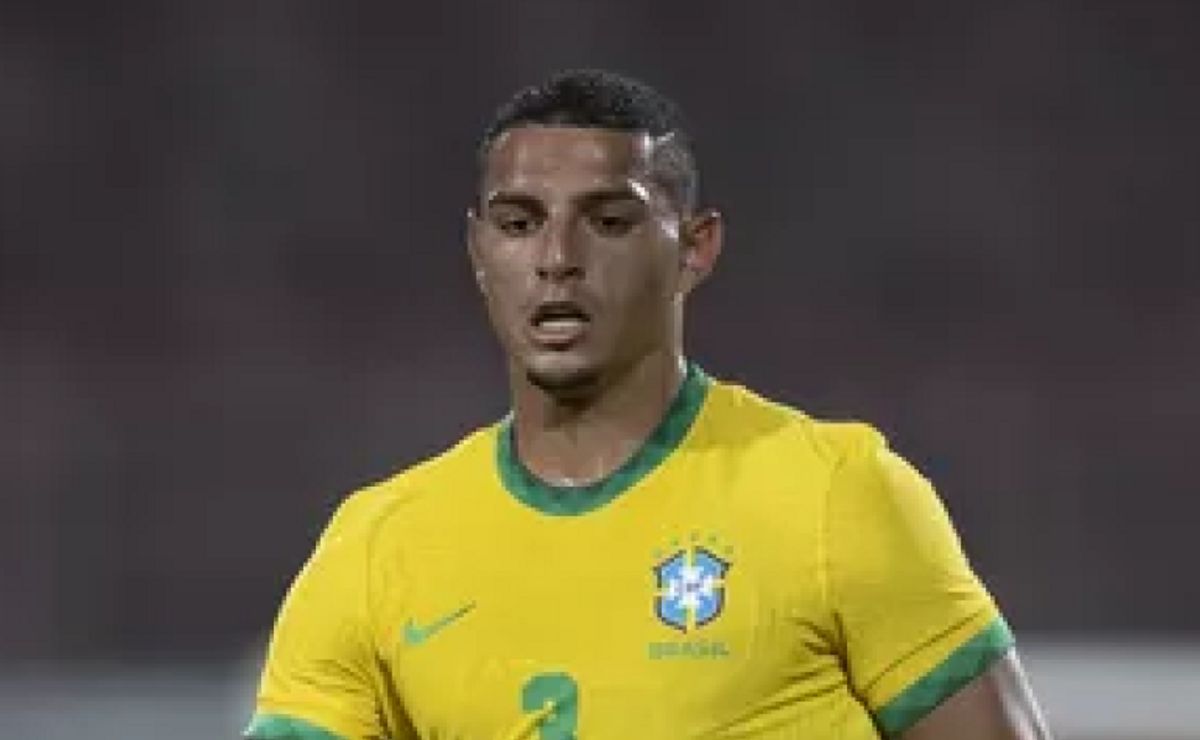 Zagueiro Diego Carlos opta por Fenerbahçe-TUR em vez de Palmeiras.