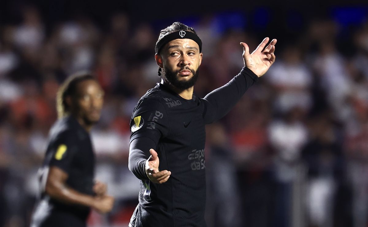 Memphis Depay enfrenta desafios no Corinthians em 2025