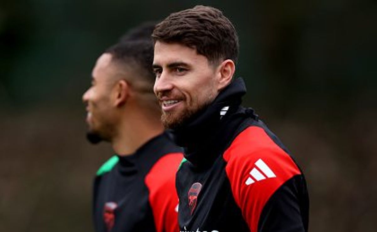 JOGA PARA JORGINHO? Novo plano tático definido por José Boto no Flamengo pode girar em torno de Jorginho .