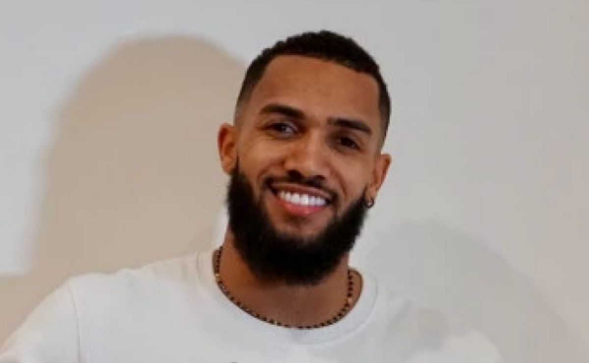 Filipe Luís decide sobre Juninho e atacante pode ser titular no Flamengo