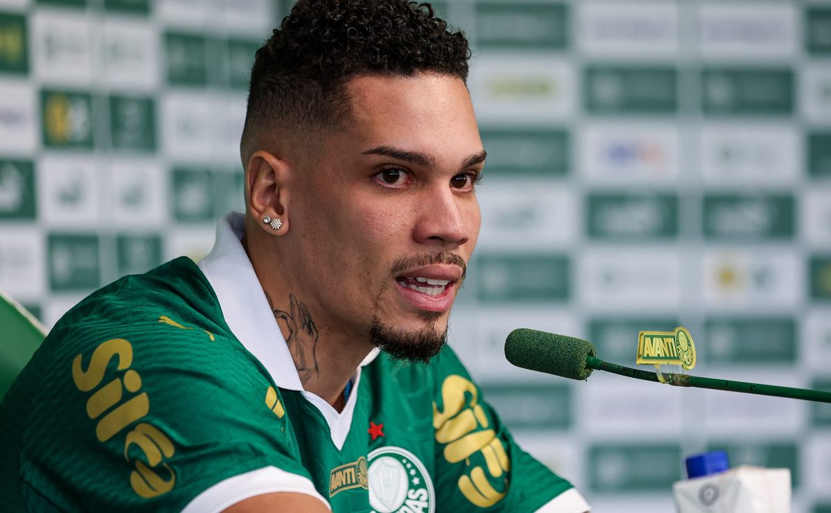 Paulinho abre o jogo em primeira coletiva no Palmeiras e cita o Atlético-MG: “É complicado”