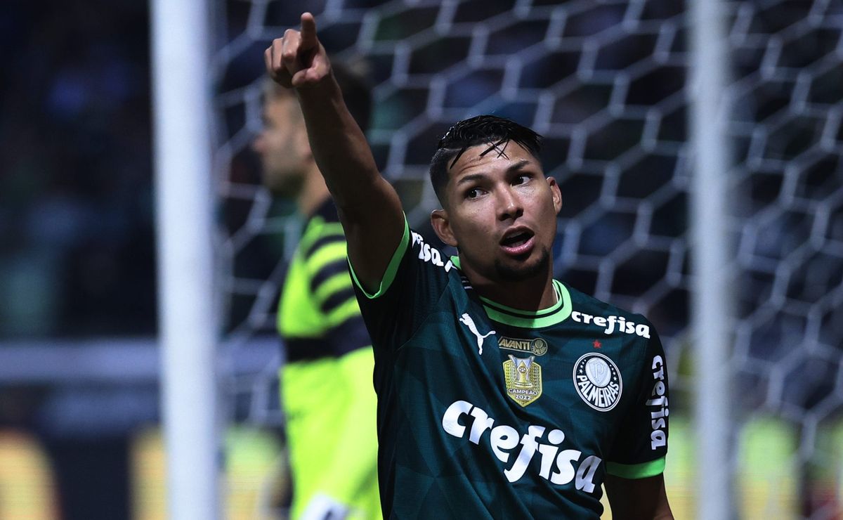 Possível Saída de Rony do Palmeiras Após Decisão de Pedro Caixinha no Santos.