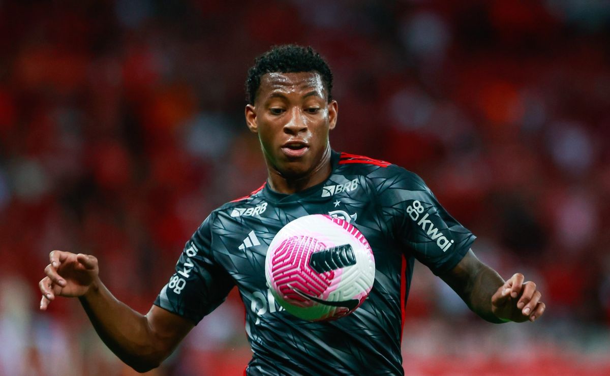Gonzalo Plata celebra decisão de ingressar no Flamengo: oportunidade imperdível.