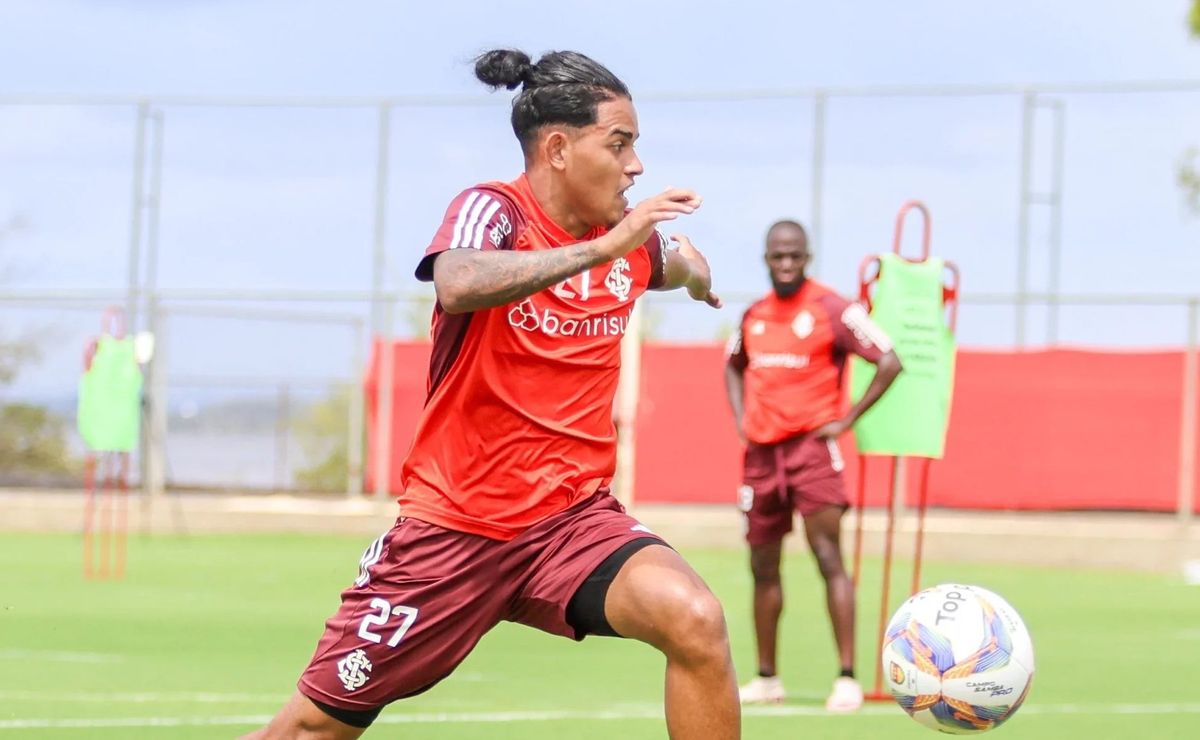 Yago Noal, do Internacional, faz aprimoramento físico e será reserva contra o Brasil de Pelotas