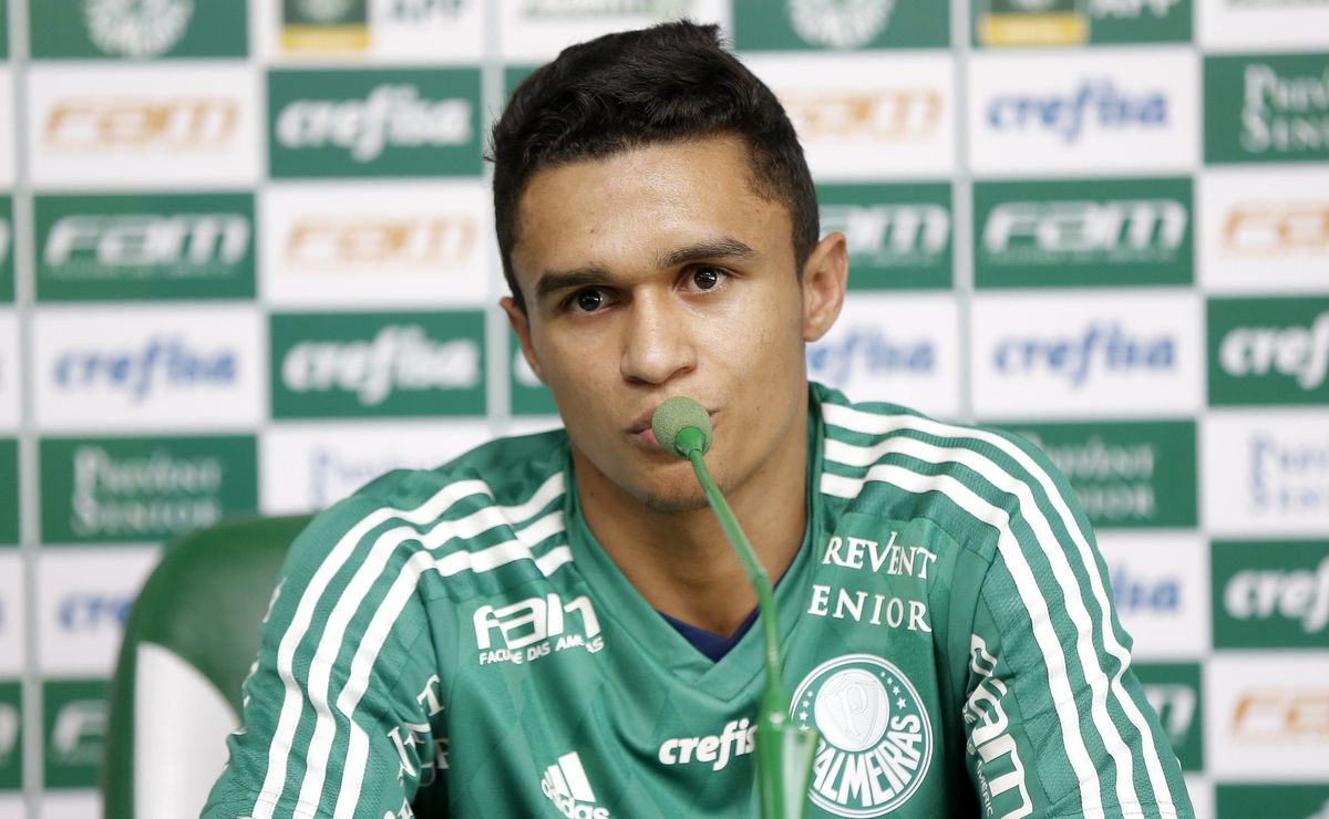 Vasco negocia contratação de atacante Erik, ex-Palmeiras e Botafogo