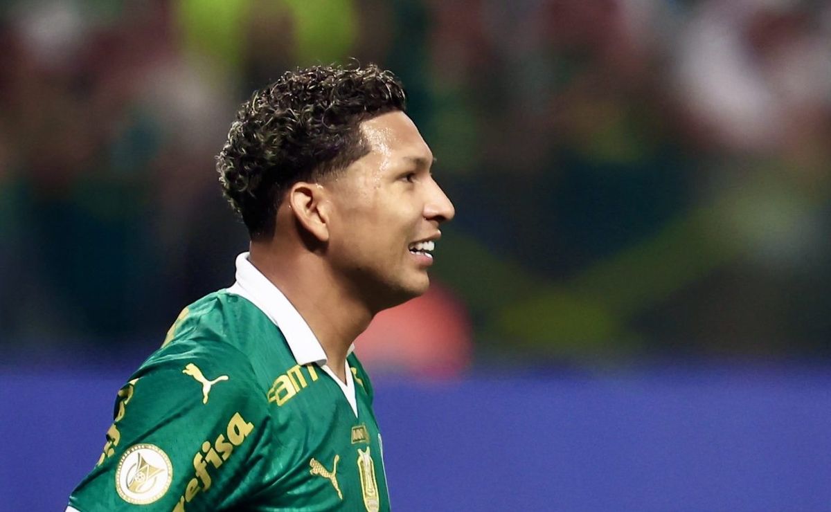 Proposta do Atlético-MG para contratar Cuca como centroavante titular.