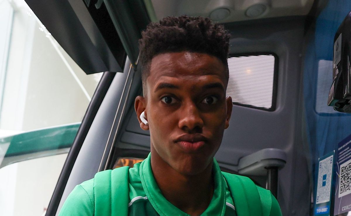 Estêvão atinge sétimo clássico contra Corinthians pelo Palmeiras e mantém 