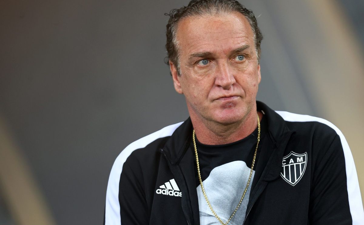 Cuca aprova negociação e Santos encaminha saída de Rony para Atlético-MG.