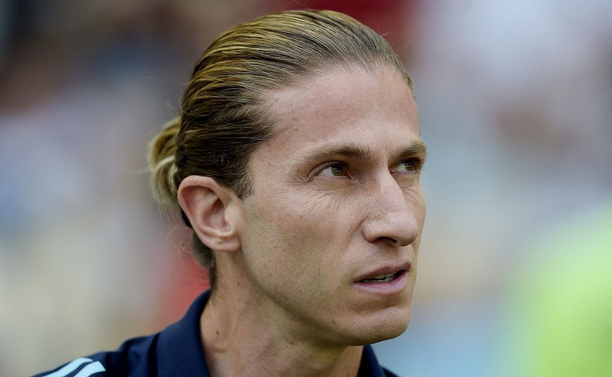 Filipe Luís critica postura em clássico carioca: É mais fácil destruir