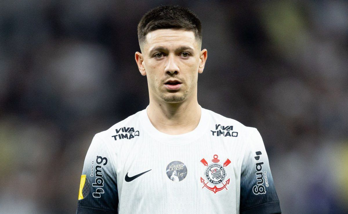 Rodrigo Garro retorna ao Corinthians para receber elogios de Ramón Díaz.
