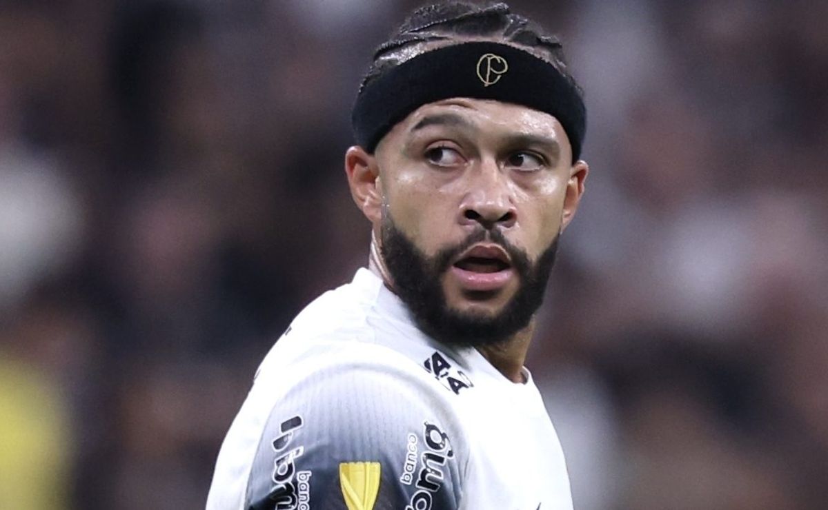 Memphis Depay resolve polêmica com Garro sobre camisa 10 do Corinthians