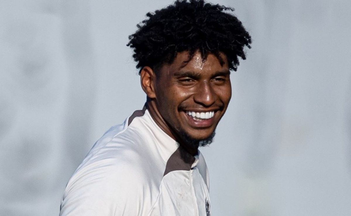 Hugo Souza recebe contatos da Europa e define saída do Corinthians