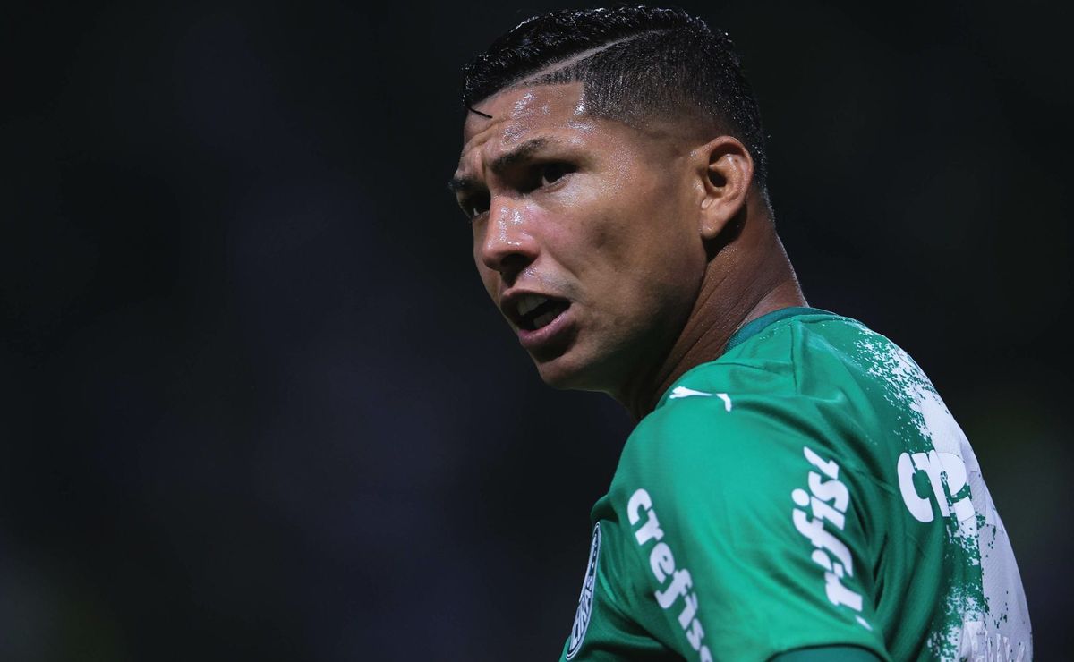 Rony decide futuro e recusa oferta do Grêmio para jogar no Palmeiras.