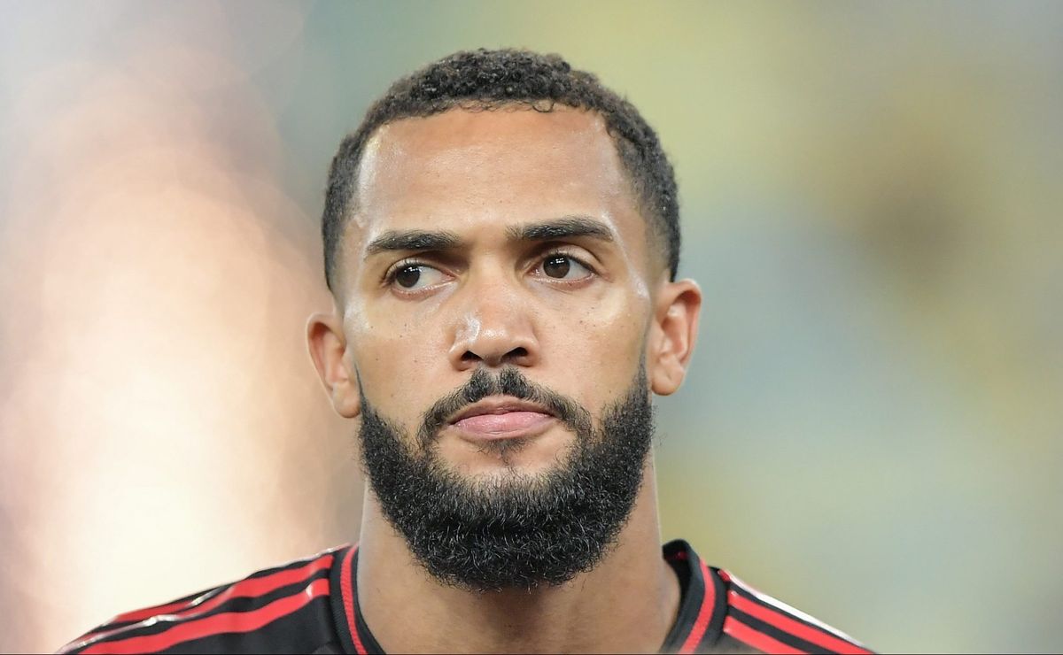 Saída de Juninho do Flamengo Gera Cobranças da Torcida Rubro-Negra