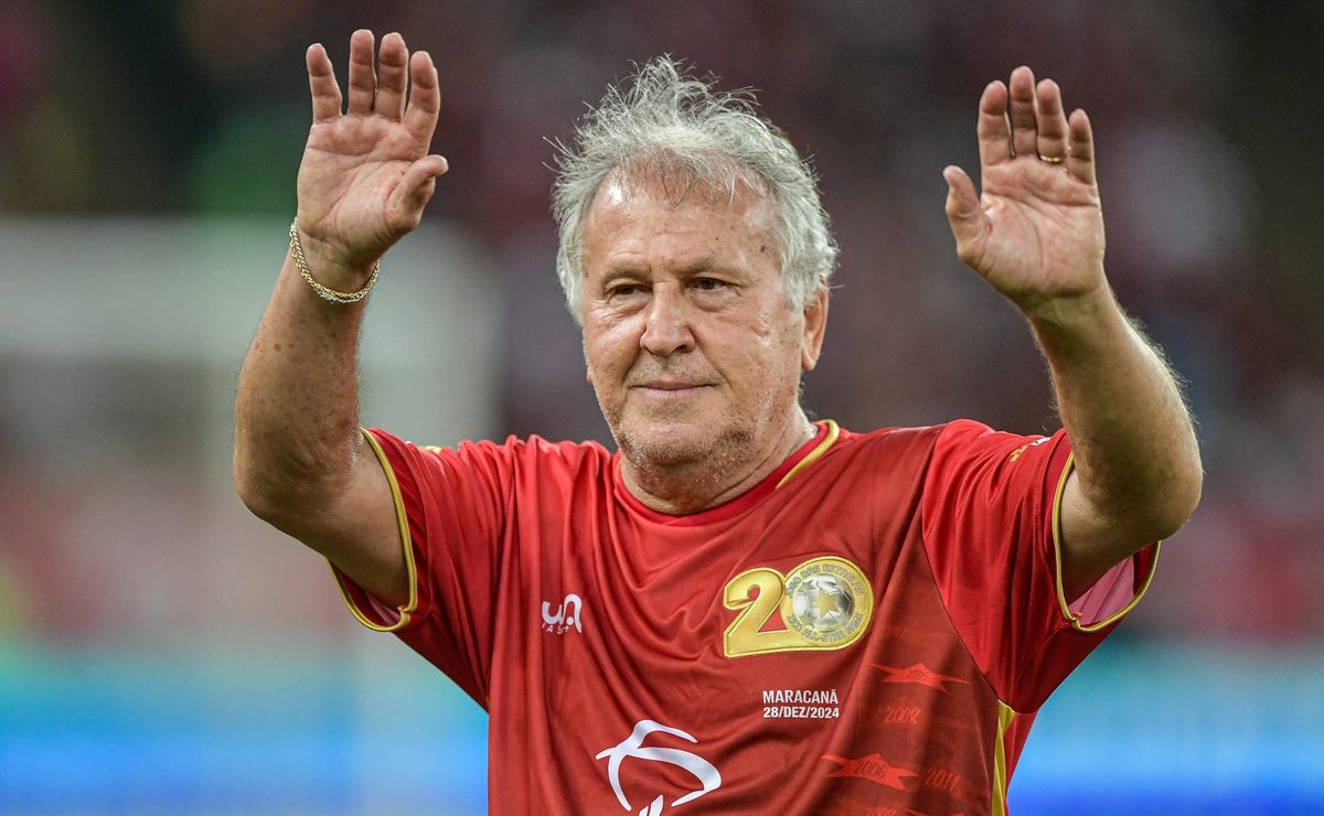 Zico elogia Arrascaeta e aconselha jogador sobre expectativas no futebol.