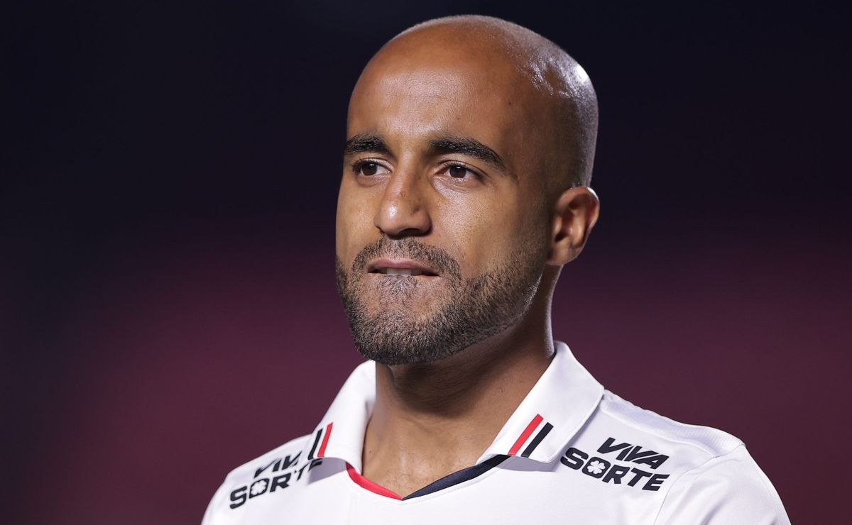 Conselheiro do Palmeiras critica Lucas Moura após show de Shakira no MorumBis