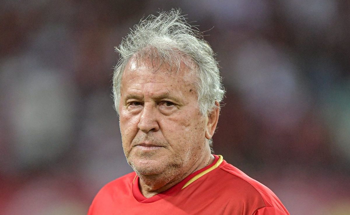 Neymar no Flamengo teria menos responsabilidade do que no Santos, diz Zico