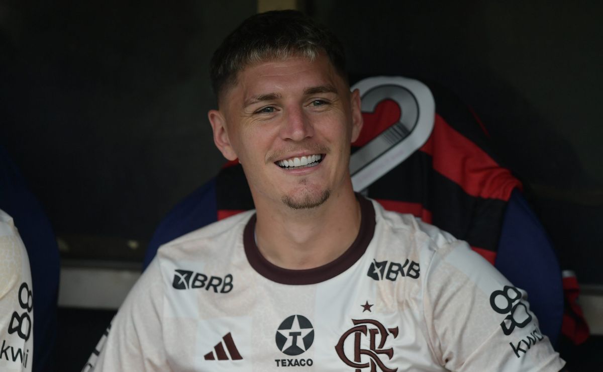 Filipe Luís Renova com Flamengo após Decisão sobre Renovação de Varela