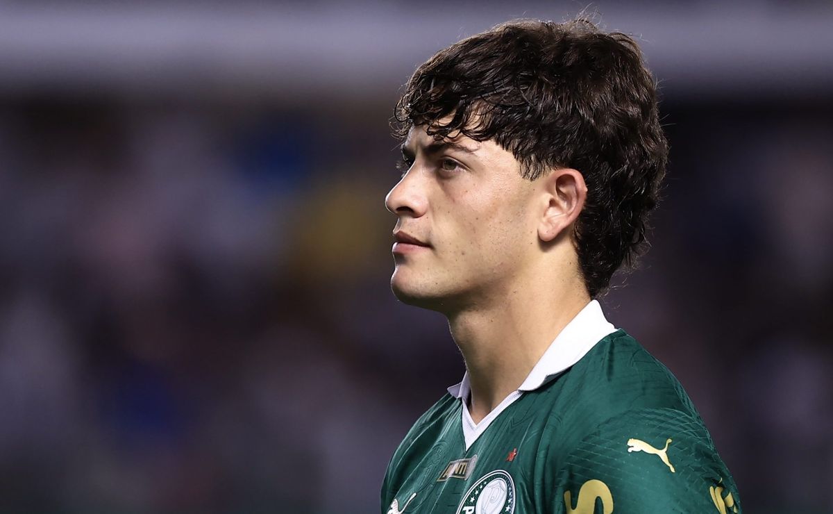 Giay no Palmeiras: investimento alto, poucas chances e futuro incerto no Verdão