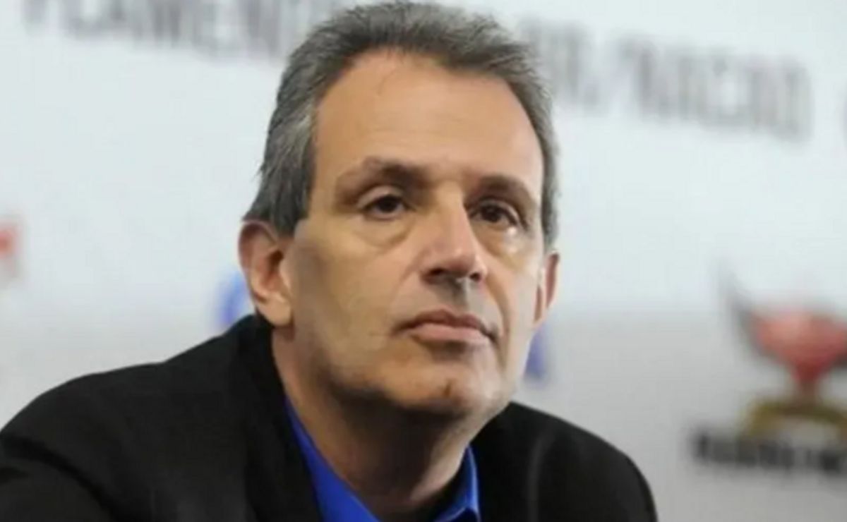 Decisão do Vasco de vender ingressos físicos no Engenhão irrita dirigentes do Flamengo