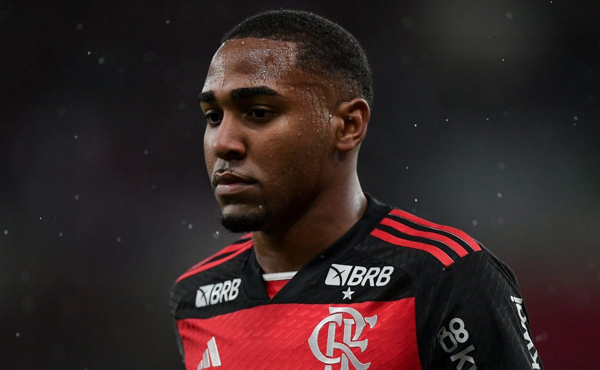 Lorran negocia saída do Flamengo com trunfo para empréstimo na Europa