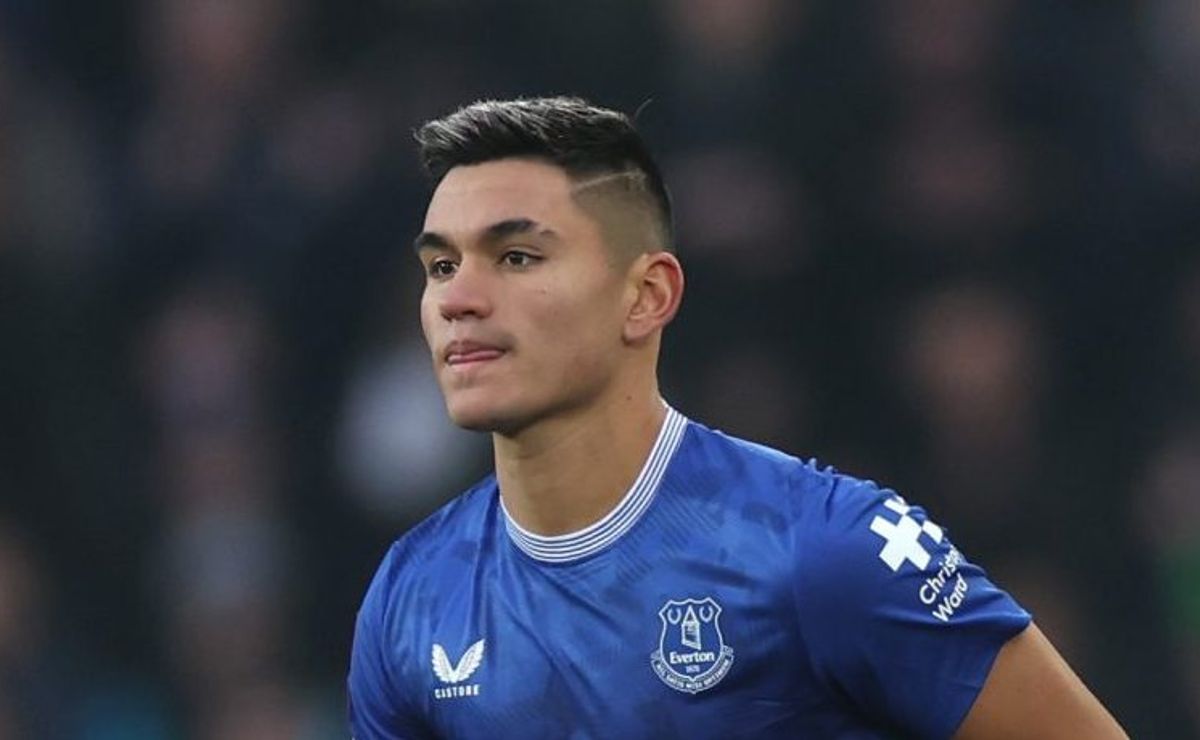 Alcaraz facilita acordo entre Flamengo e Everton por R$ 130 milhões