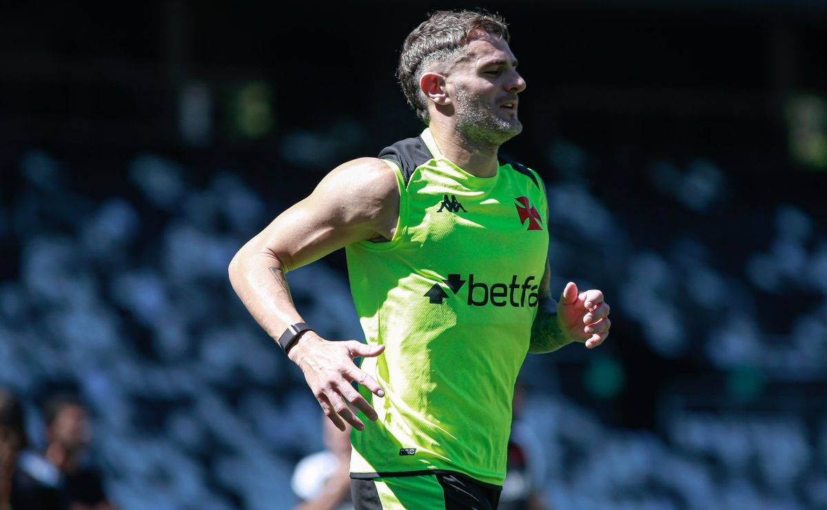 Vasco finaliza preparação para clássico decisivo contra Flamengo na semifinal do Carioca.