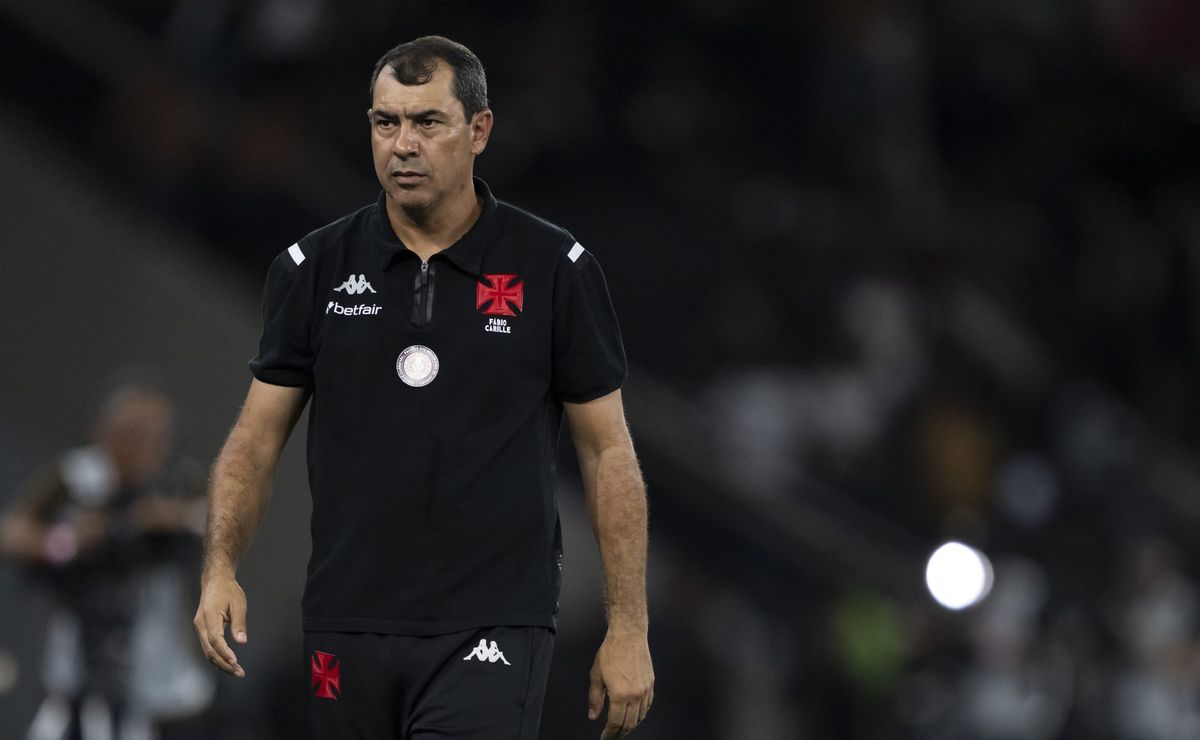 Carille define estratégias cruciais do Vasco nos jogos contra Flamengo e Nova Iguaçu