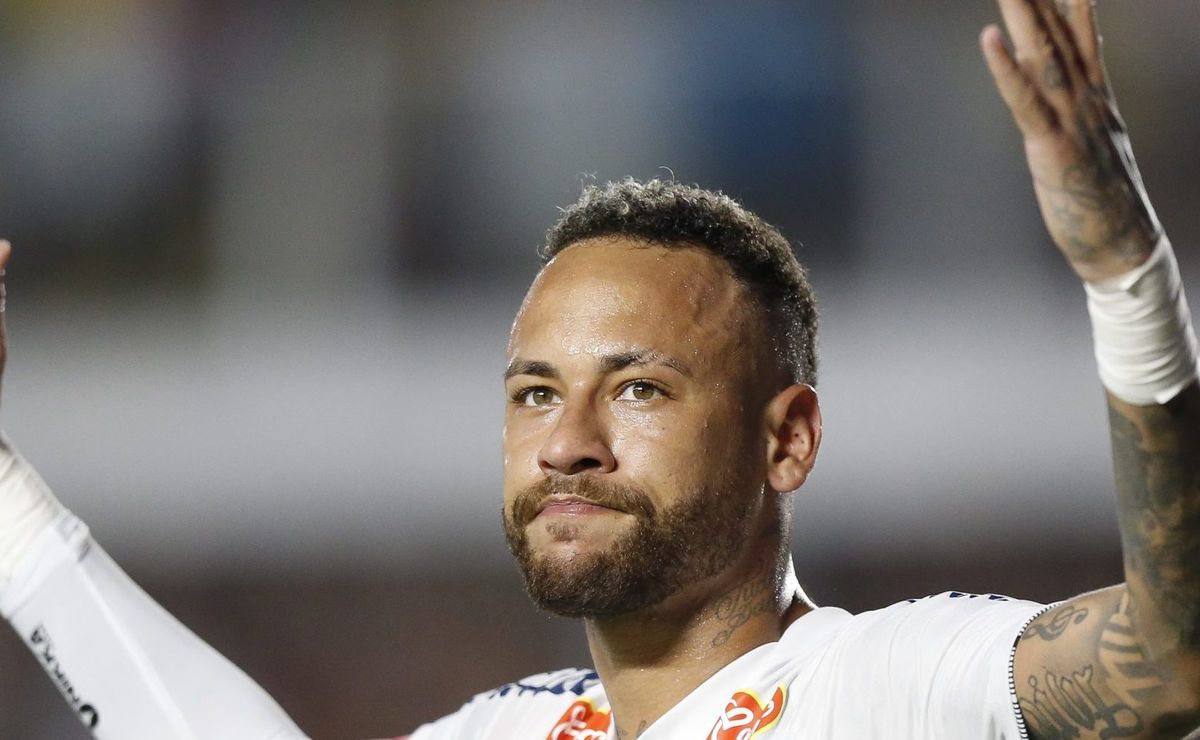 Neto prevê vitória do Santos de Neymar sobre o Corinthians no clássico.