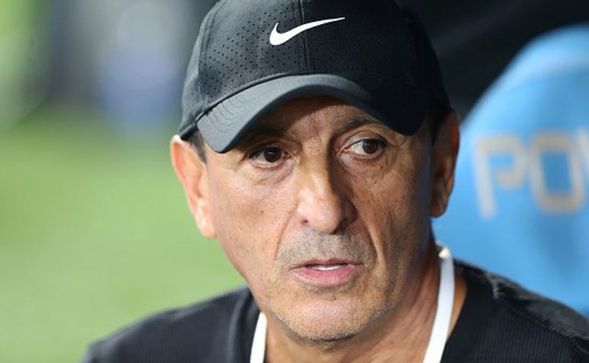 Ramón Díaz tem acesso a informações sobre Barcelona-SC na Libertadores.