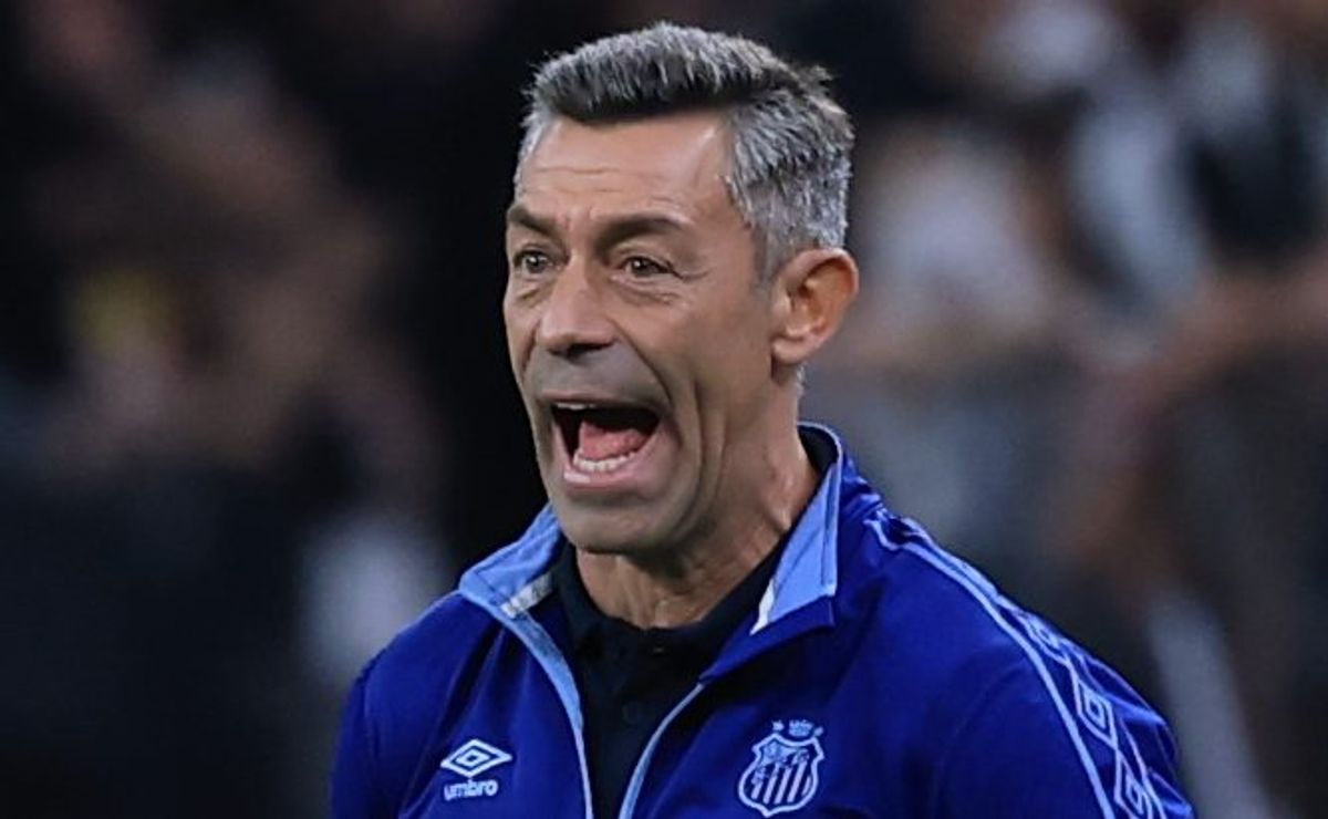 Decisão de Pedro Caixinha para escalação do Santos contra Corinthians no Paulista.