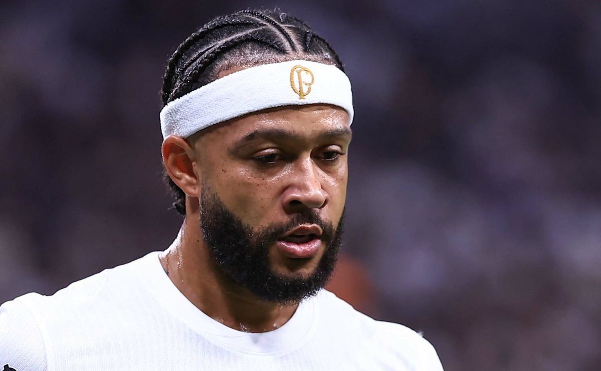 Depay avalia possível retorno à Europa após saída do Corinthians, diz portal
