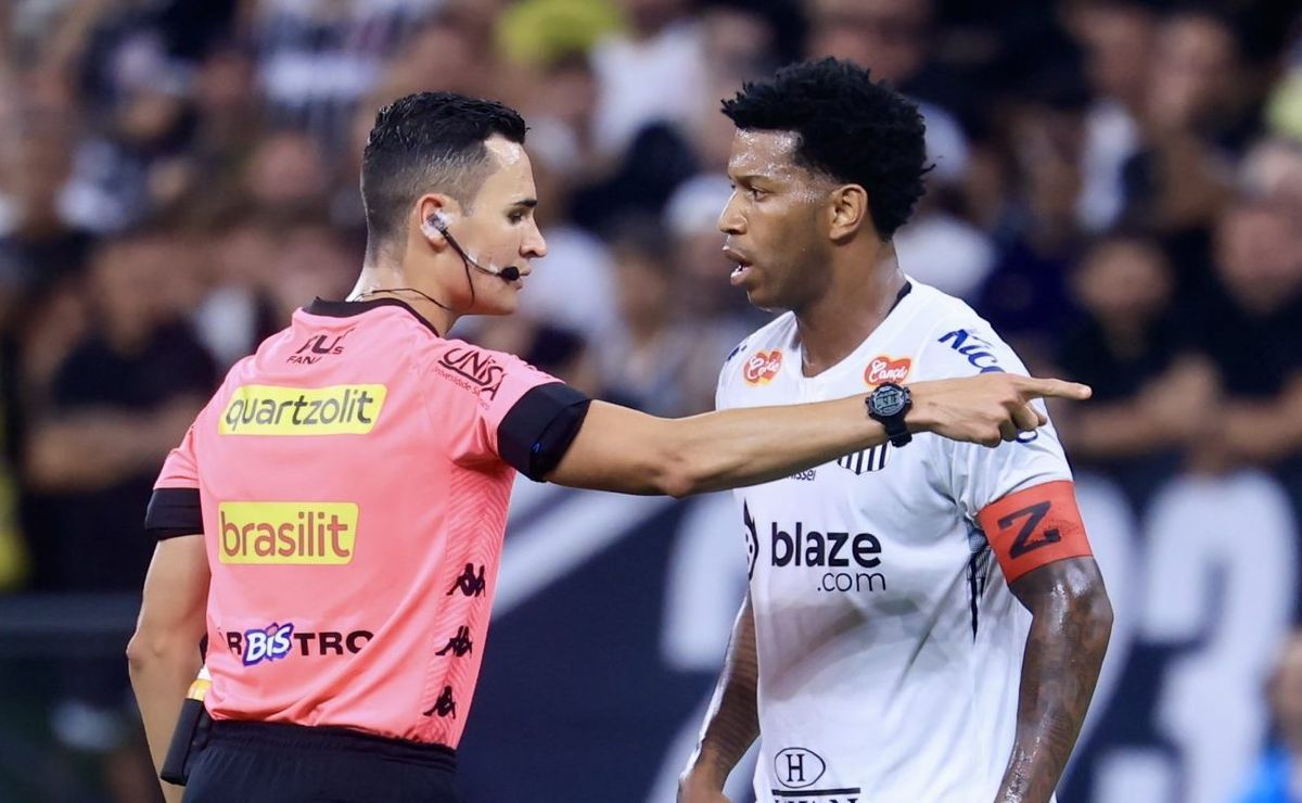 Desabafo de Gil sobre escolhas de Matheus Delgado Candançan em clássico Corinthians x Santos