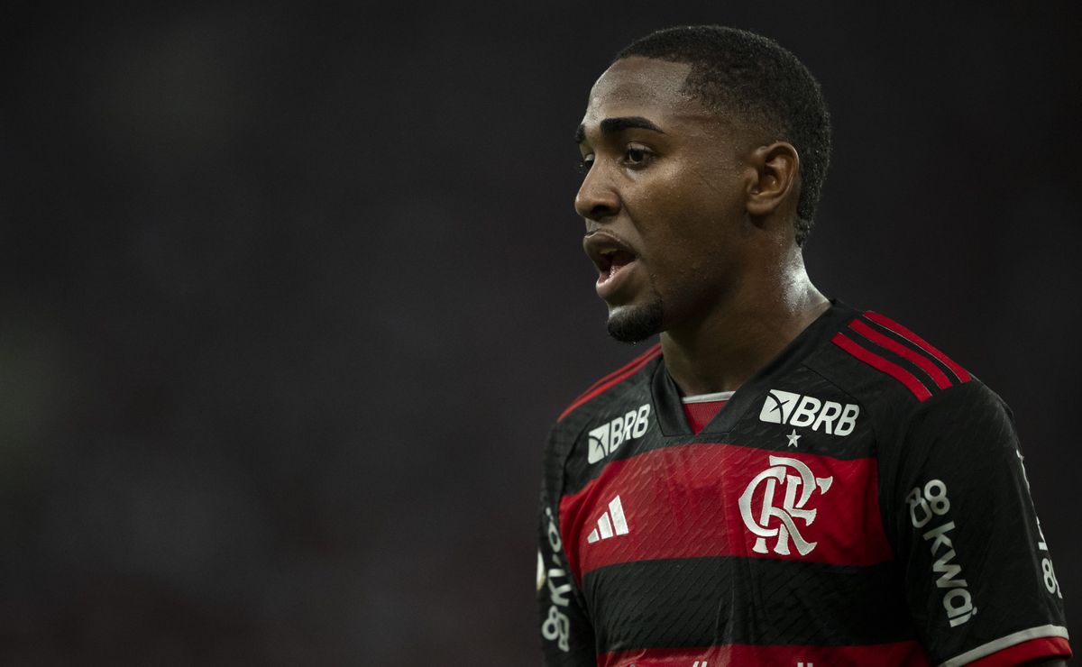 Flamengo planeja dispensar Lorran, Pablo e mais dois jogadores em março.
