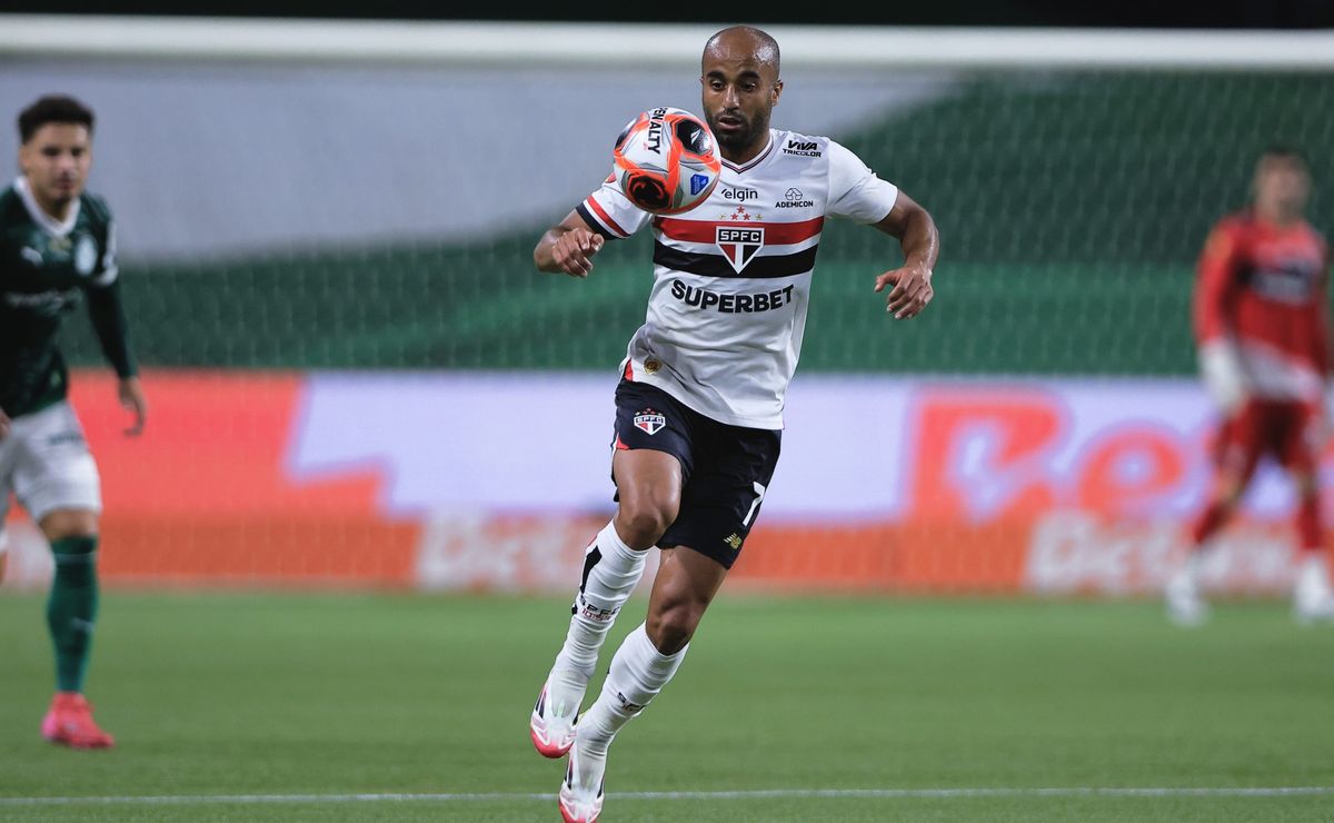 Problema Físico no Joelho de Lucas Moura Confirmado pelo São Paulo Após Jogo