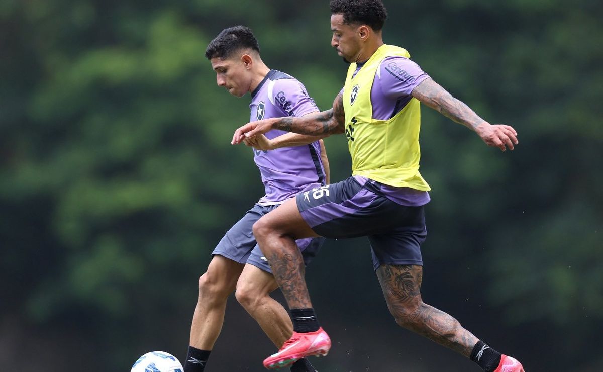 Com treinos em dois períodos, o Botafogo se prepara para jogo-treino diante do Cruzeiro