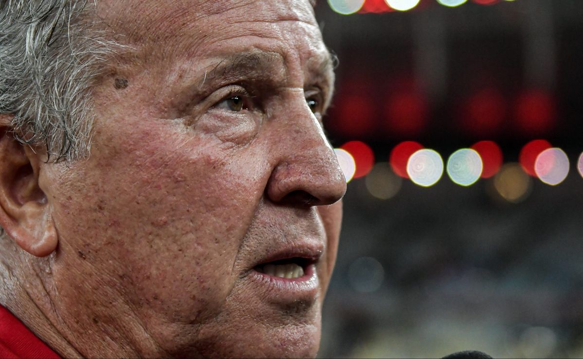 zico alerta filipe luís sobre investimentos do flamengo em reforços
