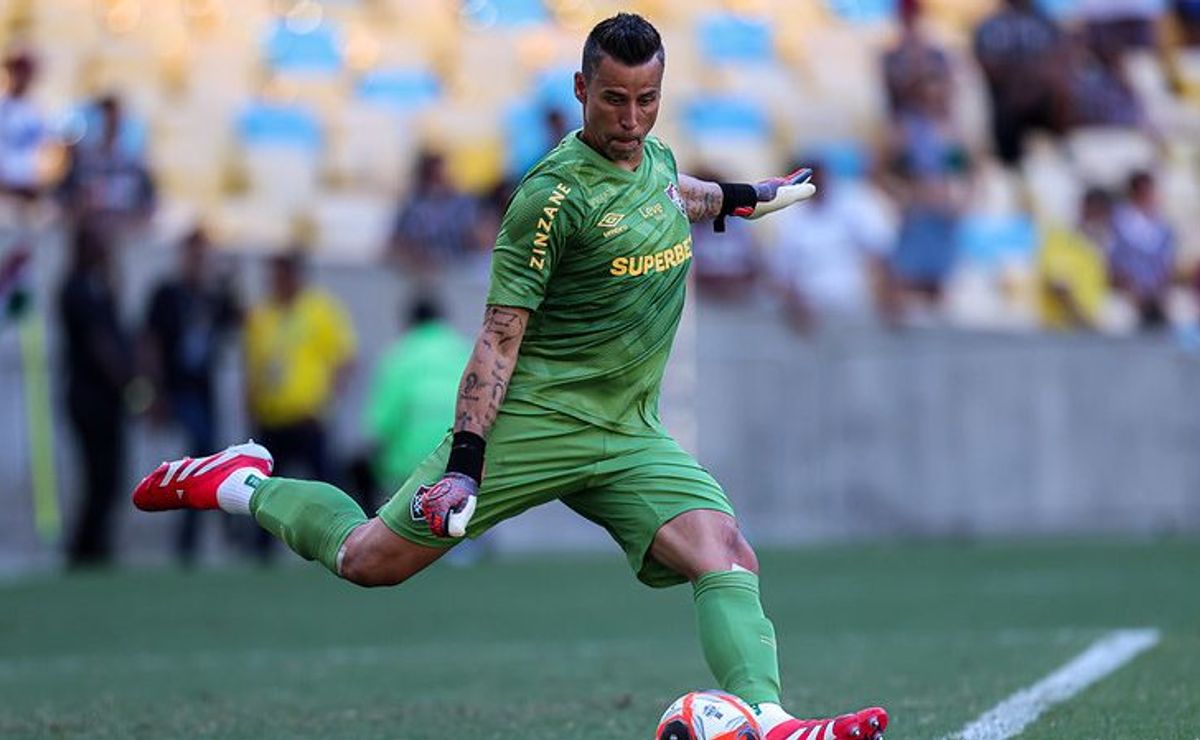 Fábio e Mano Menezes com vantagem sobre Flamengo rumo à final.